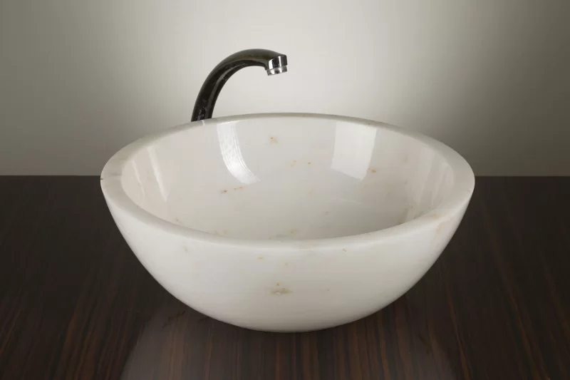 Refined Creamy White Marble Basin - Sleek Design with Natural Veining